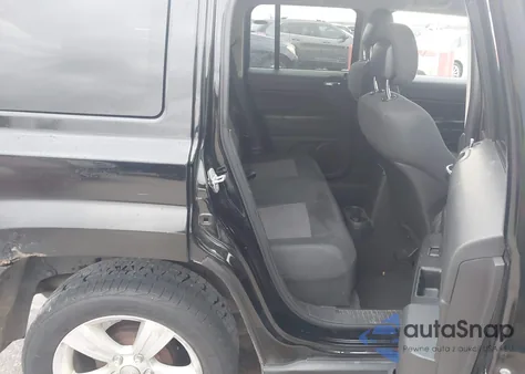 2012 Jeep Patriot Latitude z USA, uszkodzony, nr VIN 1C4NJPFB2CD677164